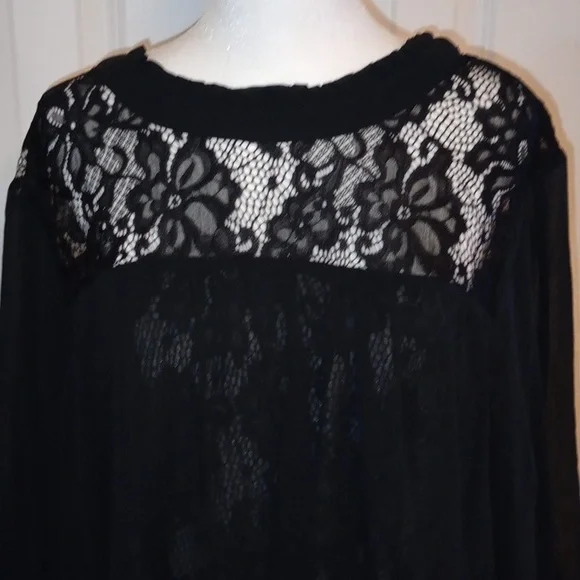 Lace, torrid blouse, 3x - Picture 2 of 8